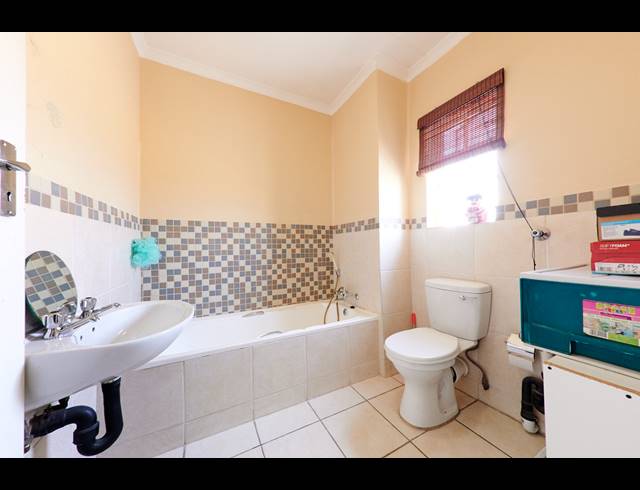 2 BEDROOM TOWNHOUSE FOR SALE IN NOORDWYK